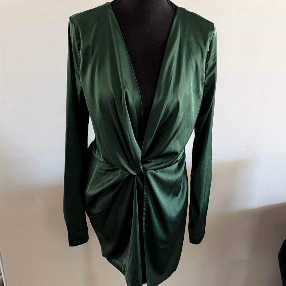 Fashion Nova Emerald Green Long Sleeve Twist Front Dress - Picture 2 of 3